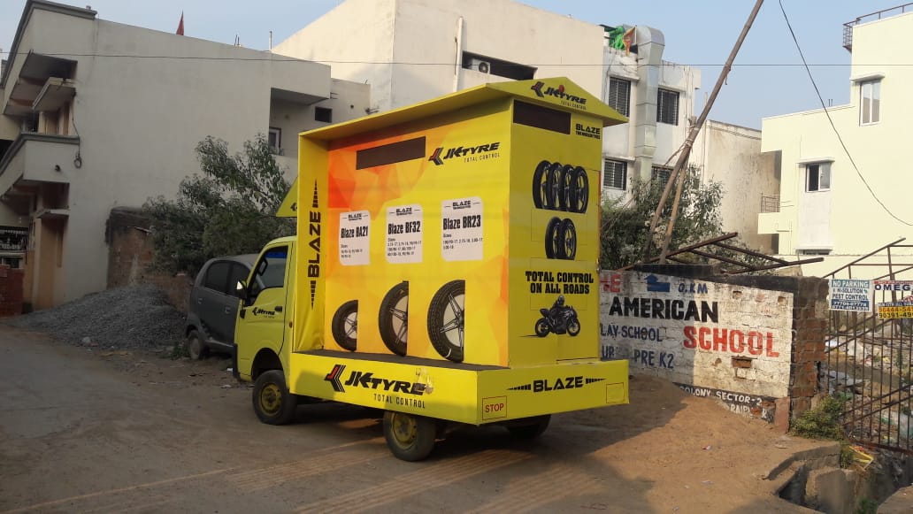 Take your advertisement on the road with mobile vans that display your

                            brand wherever they

                            go.